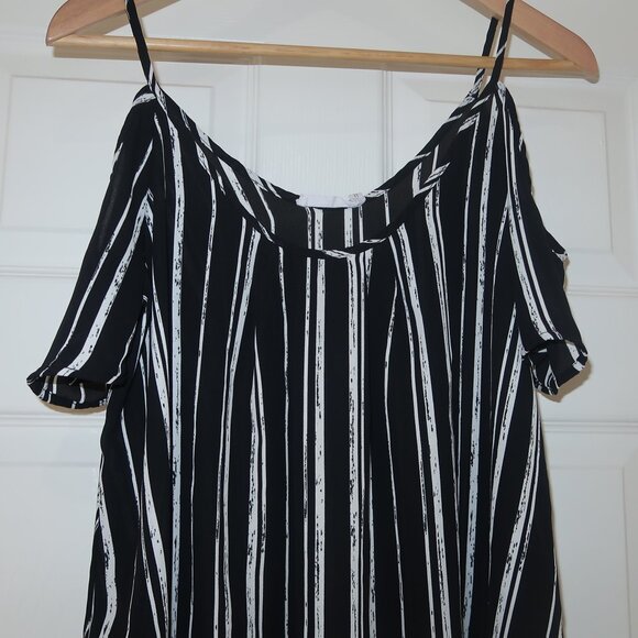 Womens Lush Black White Stripe Flowy Cold Shoulder Loose Fit Summer Top Small S - Picture 2 of 5